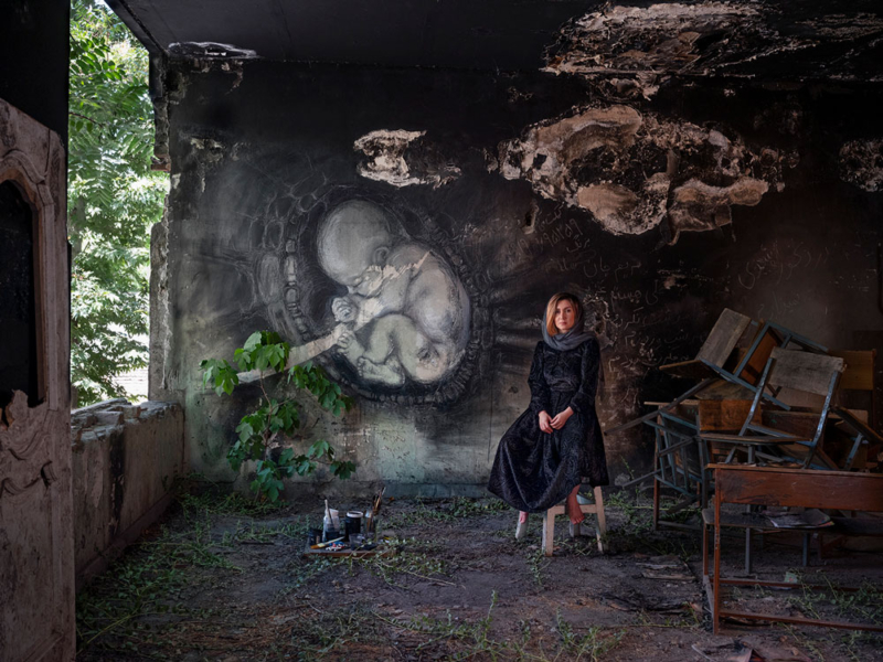 Scattered memories of a distorted future